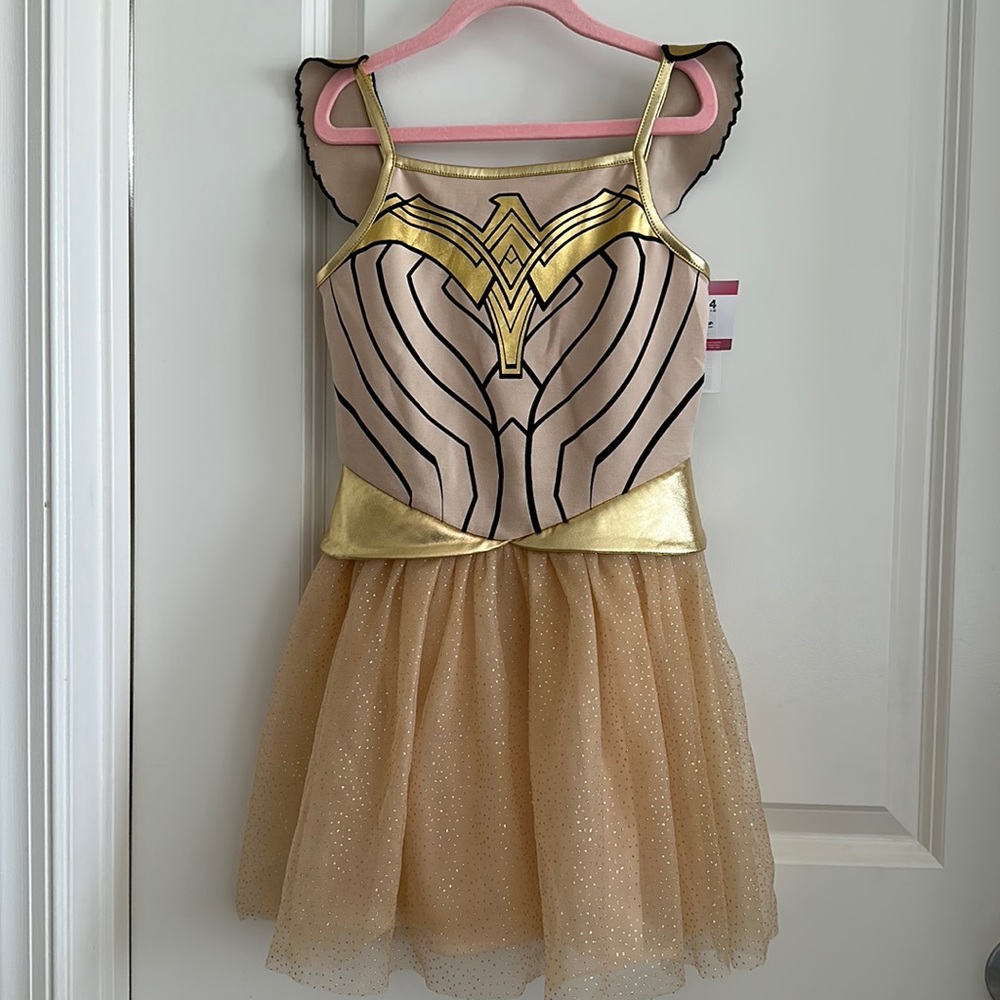 Wonder Woman Costume size S 6-6X